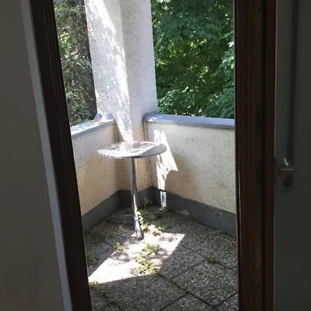 Apartment Modern Eingerichtete Mit 2 Balkonen